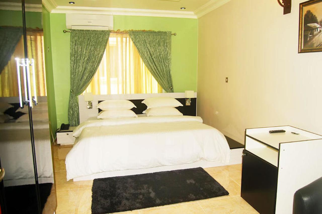 Milestone Hotel Ogombo Kültér fotó