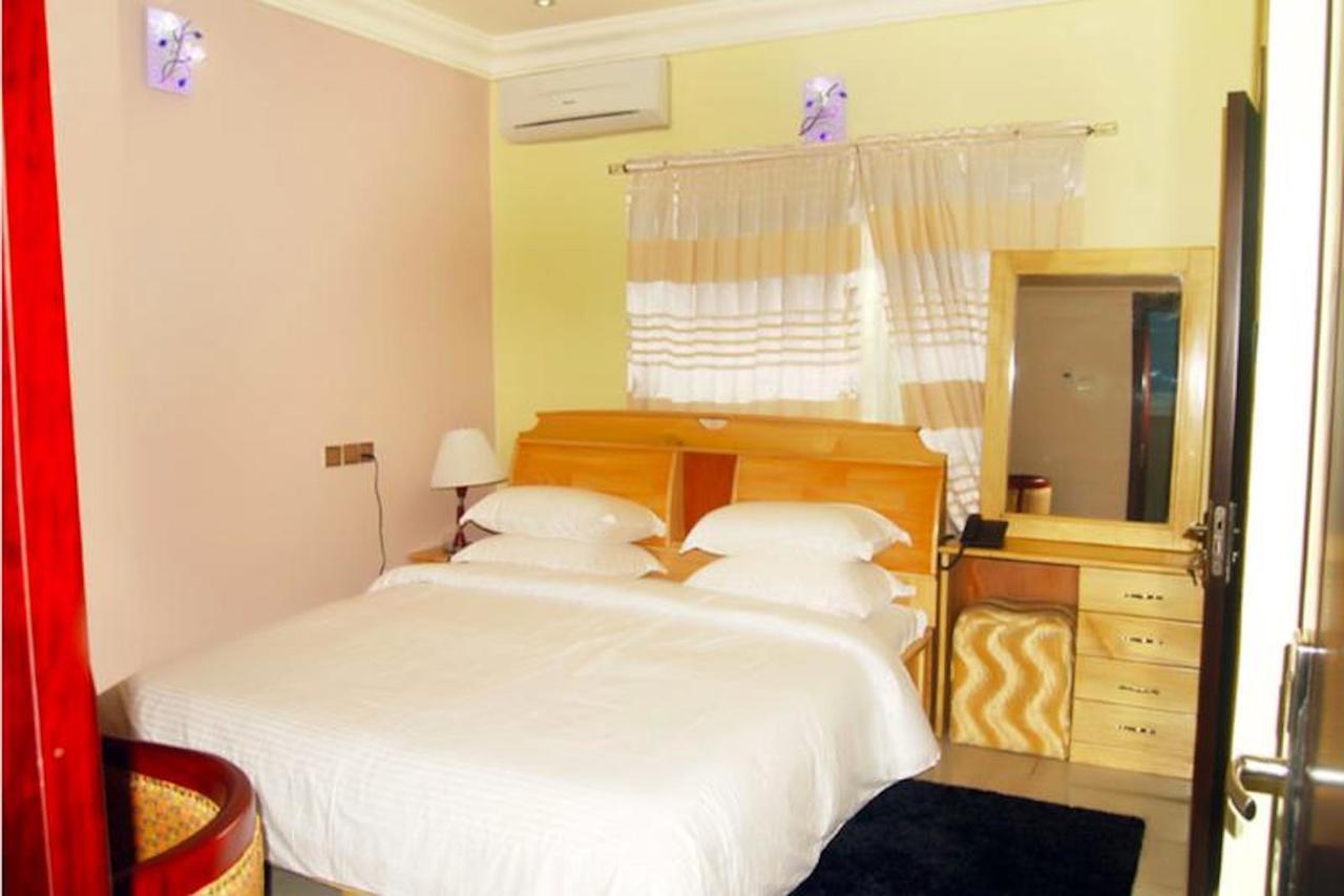 Milestone Hotel Ogombo Kültér fotó