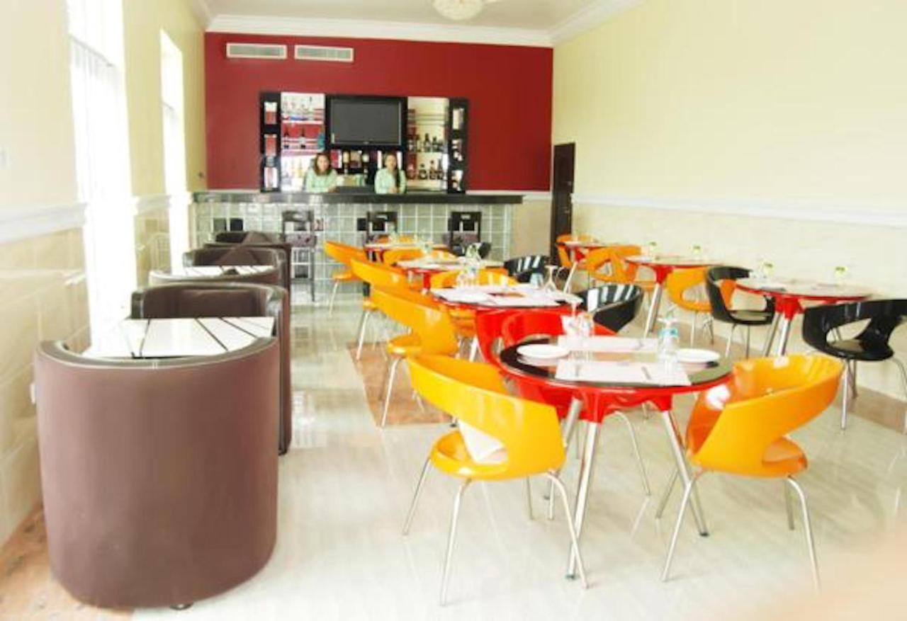 Milestone Hotel Ogombo Kültér fotó