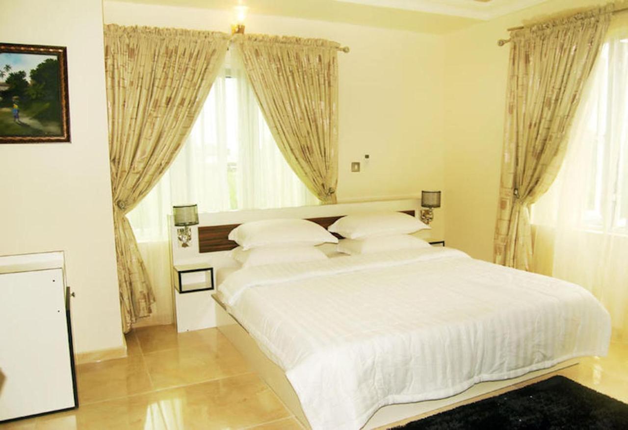 Milestone Hotel Ogombo Kültér fotó
