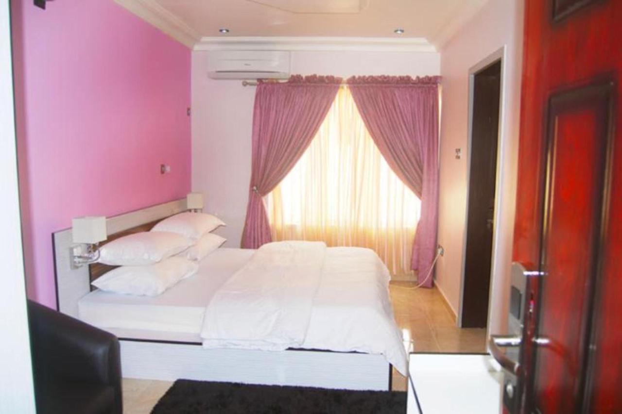 Milestone Hotel Ogombo Kültér fotó