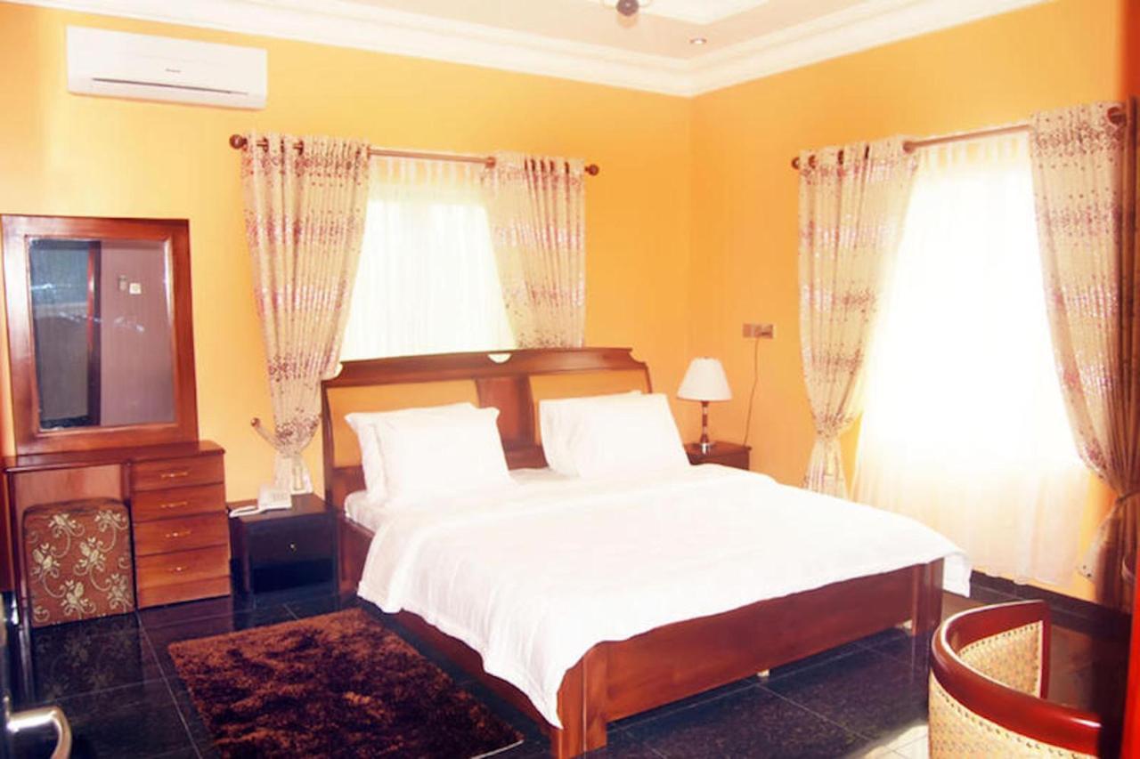 Milestone Hotel Ogombo Kültér fotó